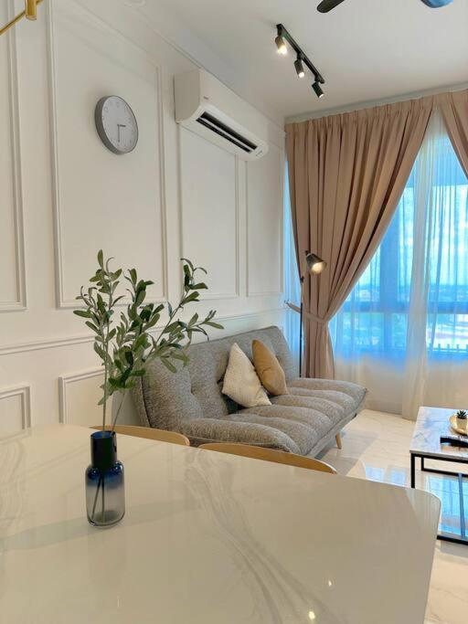 Netflix Two Bedroom Troika Kota Bharu Homestay 118 Екстер'єр фото