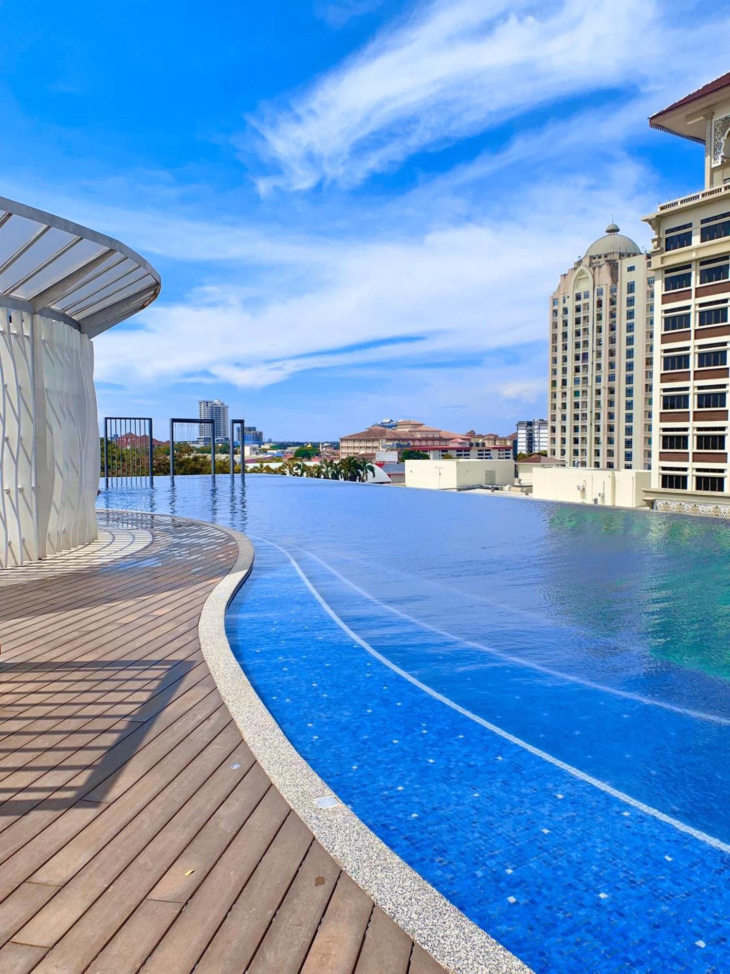Netflix Two Bedroom Troika Kota Bharu Homestay 118 Екстер'єр фото